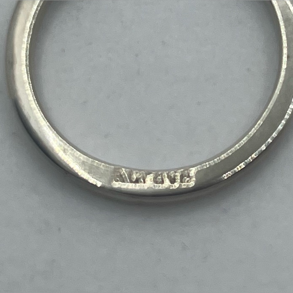 VINTAGE ALPACA Silver w/Stamp Hoop Earrings - Lightweight - Picture 4 of 6